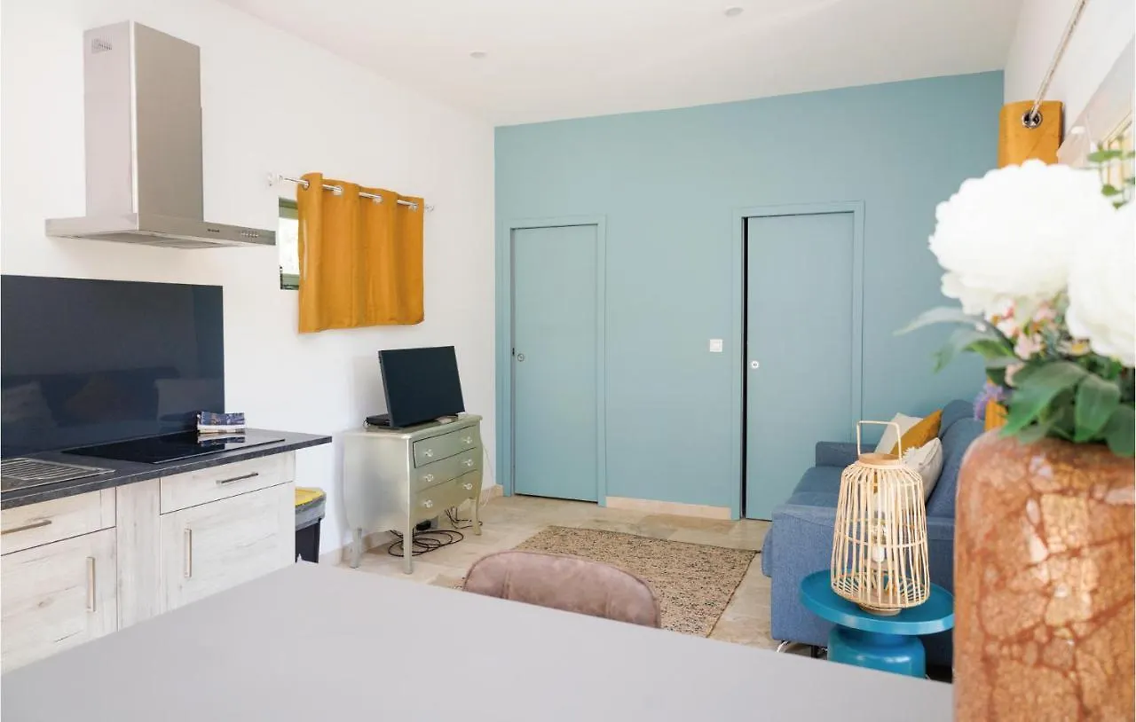 Gorgeous Home In Uchaux With House Sea View